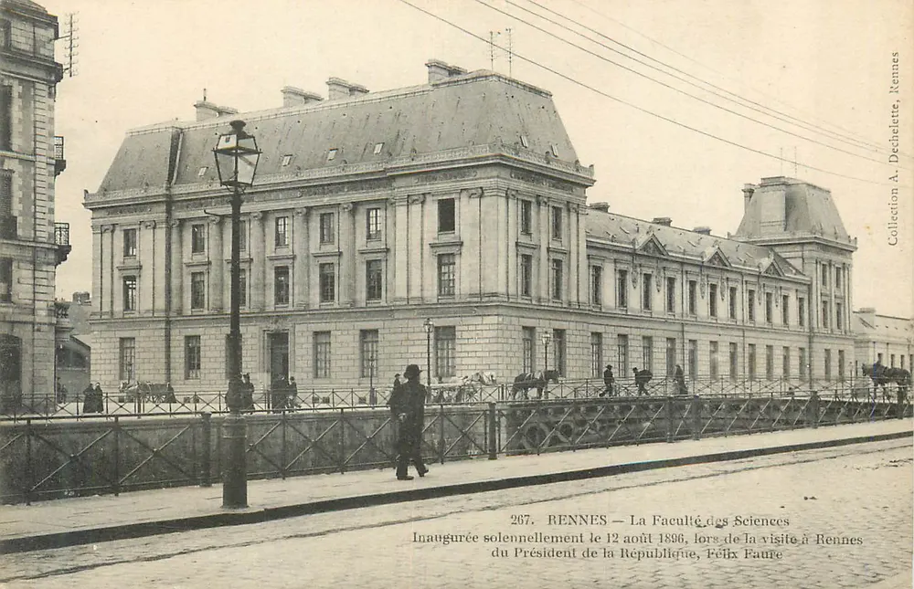 Rennes — A Faculdade de Ciências — Inaugurada solenemente em 12 de agosto de 1896, durante a visita a Rennes do Presidente da República, Félix Faure - Frente