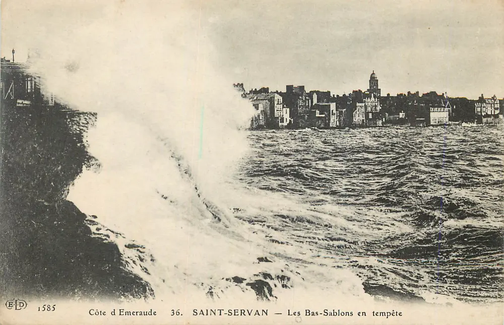 Saint-Servan — Les Bas-Sablons in tempesta — Costa d’Emeraude, n°36, editore E.P.D. - Recto