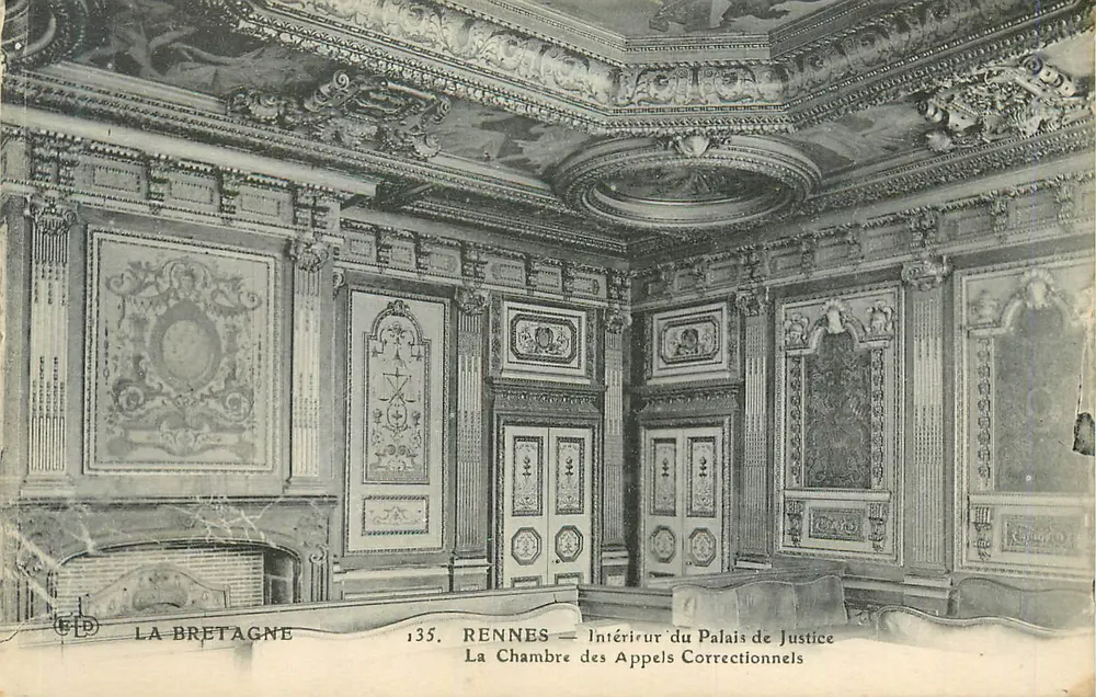 Rennes — Innenansicht des Palais de Justice — Die Kammer der Correctiven Berufungen - Vorderseite