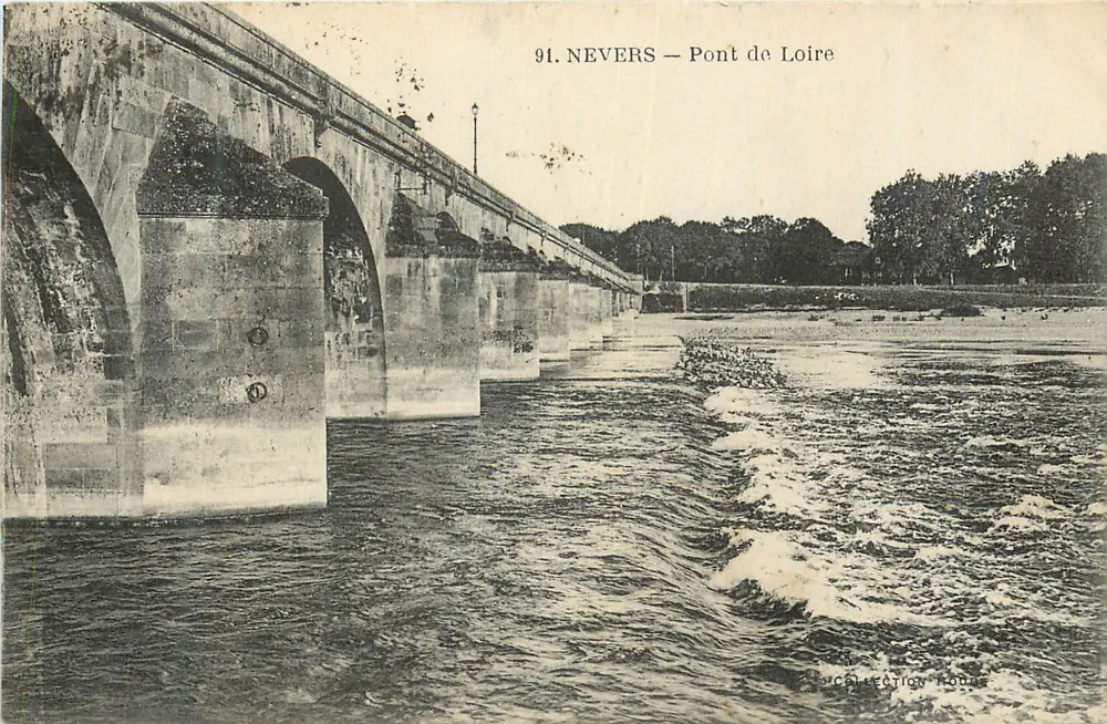Nevers — Ponte do Loire — Coleção Roux - Frente