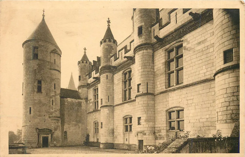 Schloss de la Motte — Ansicht der Fassade und Türme — Verleger nicht sichtbar - Vorderseite