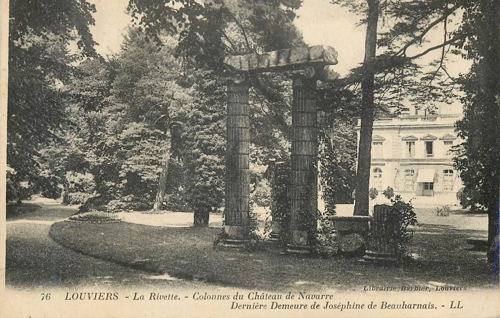LOUVIERS - La Rivette - Säulen des Schlosses Navarre - Letzte Wohnstätte von Joséphine de Beauharnais - Vorderseite
