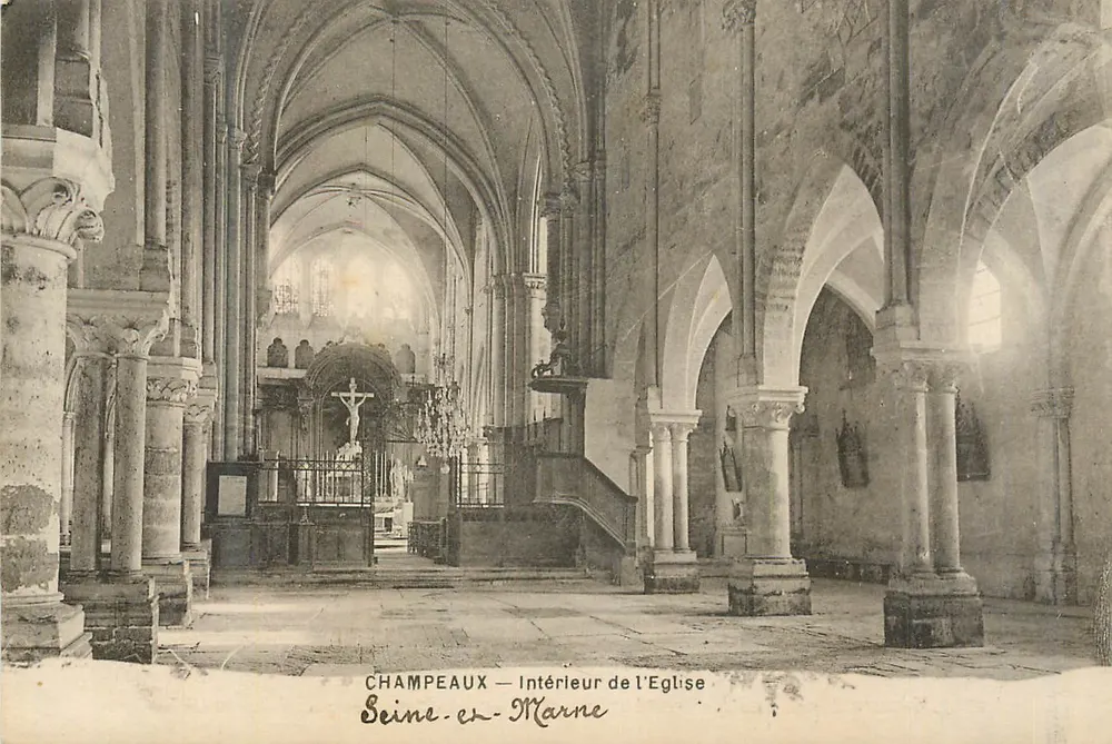 Champeaux — Innenansicht der Kirche — Seine-et-Marne - Vorderseite