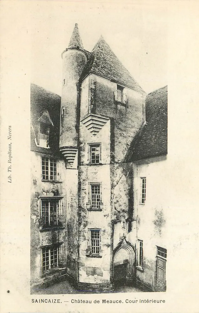 SAINCAIZE — Castelo de Meauce. Pátio interno — Lib. Th. Hopiteau, Nevers - Frente
