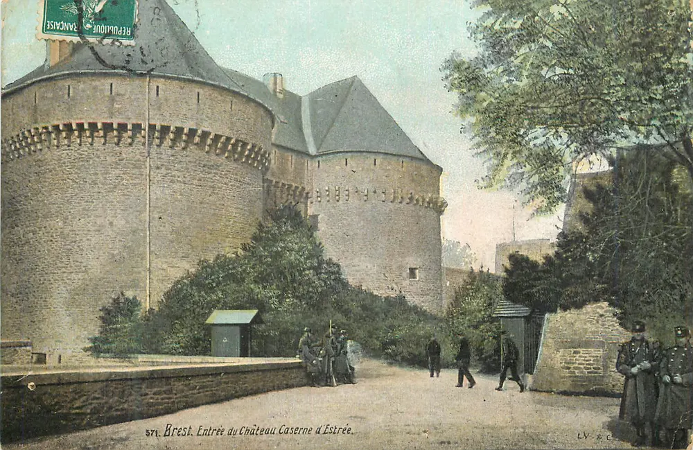 Brest. Eingang zum Schloss Kasernen Estree — LV. & C. - Vorderseite
