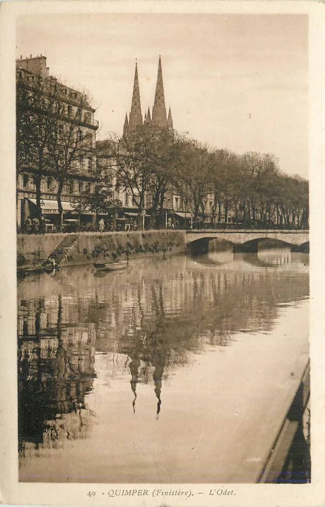Quimper (Finistère) — O Odet — vista do ponte e da catedral - Frente