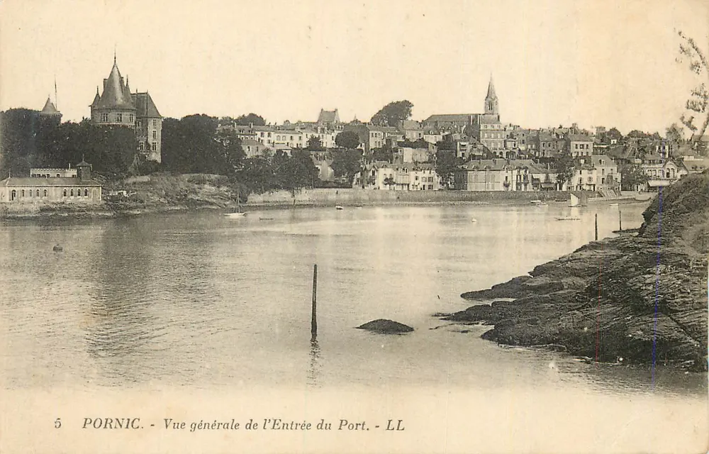 Pornic — Allgemeiner Blick auf den Hafen-Eingang — LL - Vorderseite