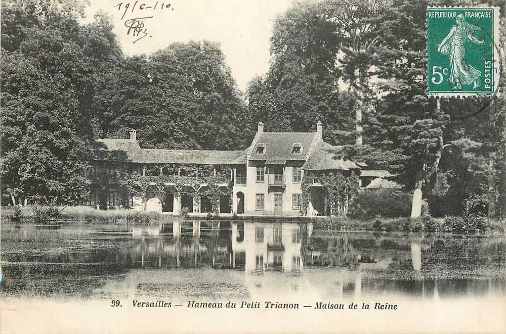 Versailles — Dorf des Petit Trianon — Königinnenhaus - Vorderseite