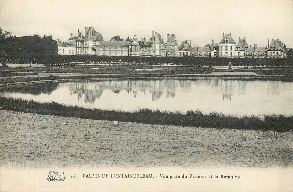 Schloss Fontainebleau — Ansicht vom Paterne und Romulus — Verleger: J. E. (Logo sichtbar) - Vorderseite