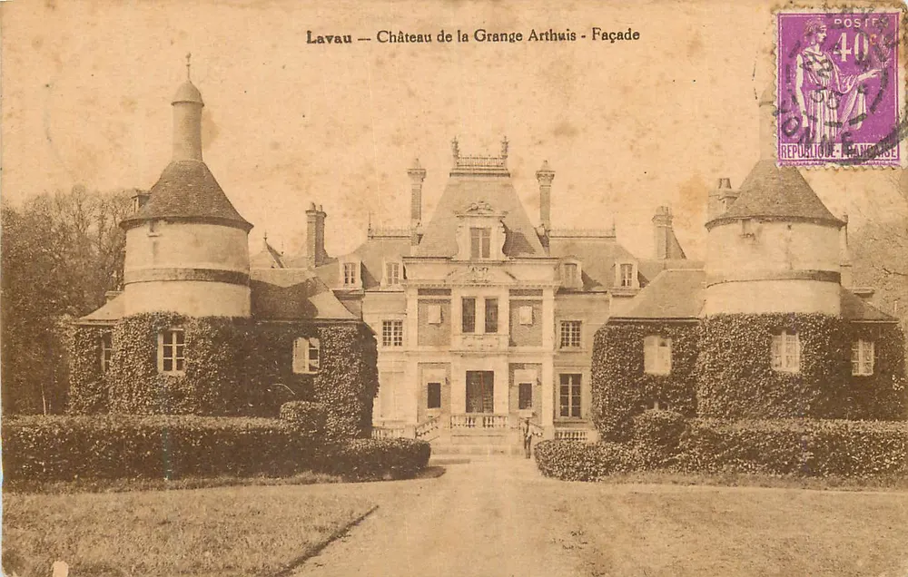 Lavau — Castillo de La Grange Arthuis — Facha - Anverso