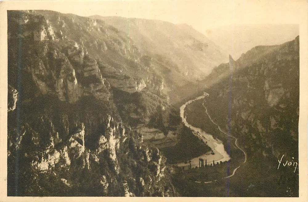 Tal des Flusses — Panoramablick — Yvon - Vorderseite