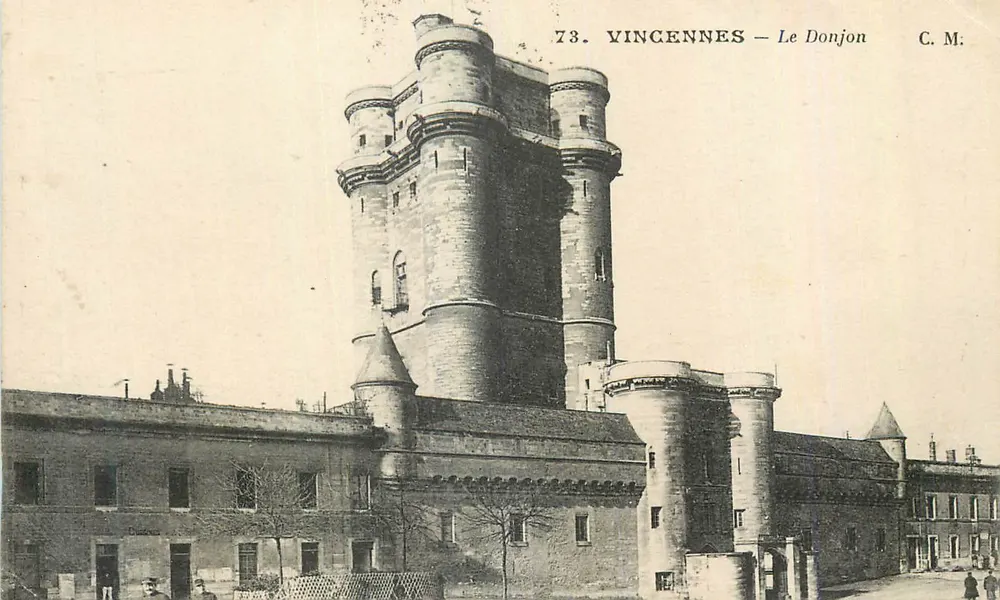 Vincennes — O Donjon — C.M. n°73 - Frente