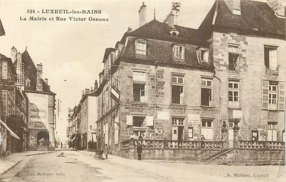 LUXEUIL-les-BAINS — Das Rathaus und die Straße Victor Genoux — A. Mathieu, Luxeuil - Vorderseite
