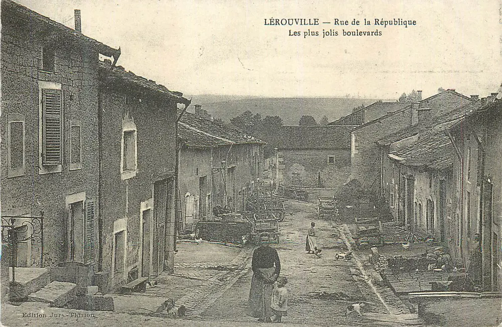 LÉROUVILLE — Rue de la République — Die Schönsten Boulevards — Edition Jurs-Flirion - Vorderseite