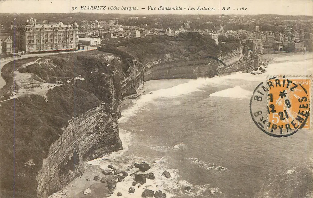 Biarritz (Costa Basca) — Vista geral — As Falésias — B.R. — 1263 - Frente