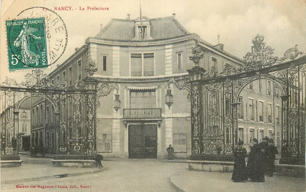 Nancy - A Prefeitura — Casa dos Lojas Reunidas, editor, Nancy - Frente