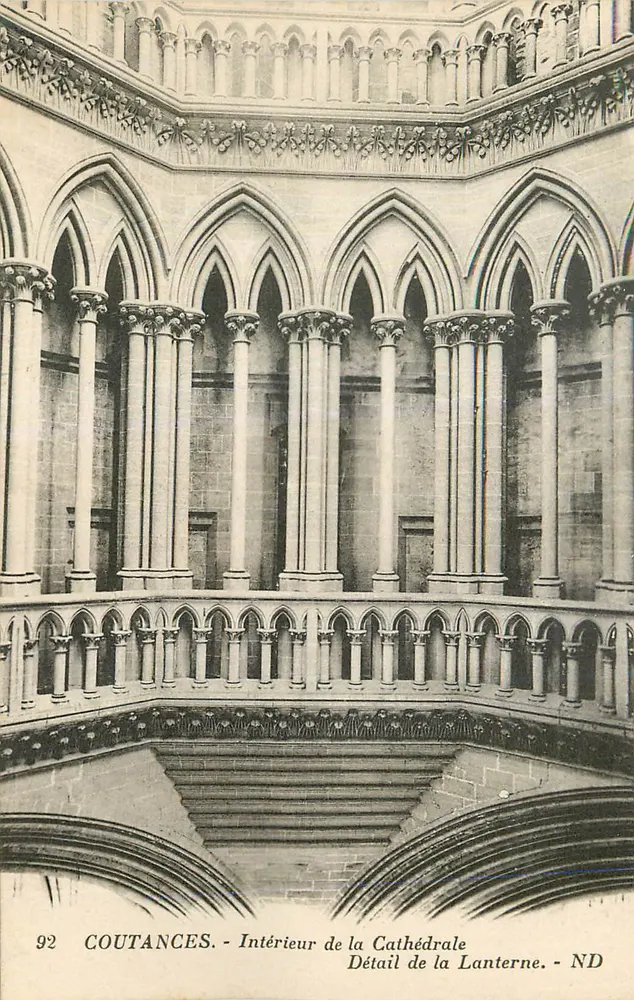 Coutances — Innenansicht der Kathedrale, Detail der Laterne - Vorderseite