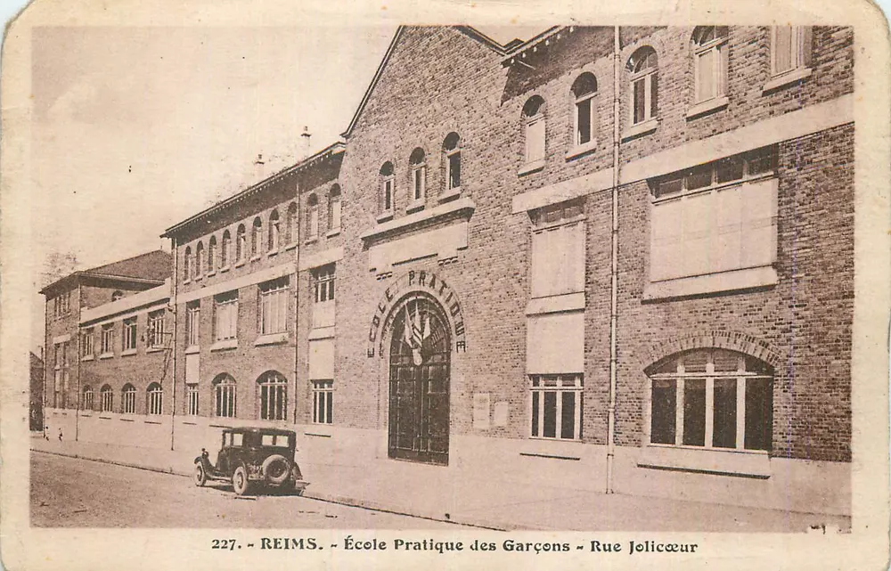 Praktische Schule für Jungen — Reims — Straße Jolicœur - Vorderseite