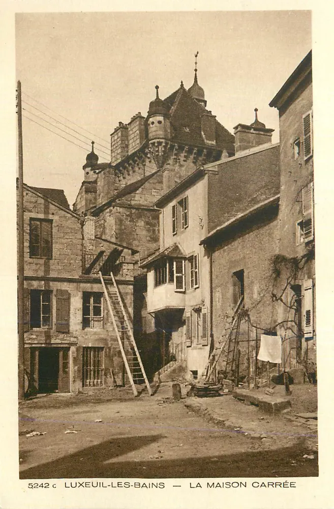 LUXEUIL-LES-BAINS — LA MAISON CARRÉE — editor anônimo, n° de série 5242 c - Frente