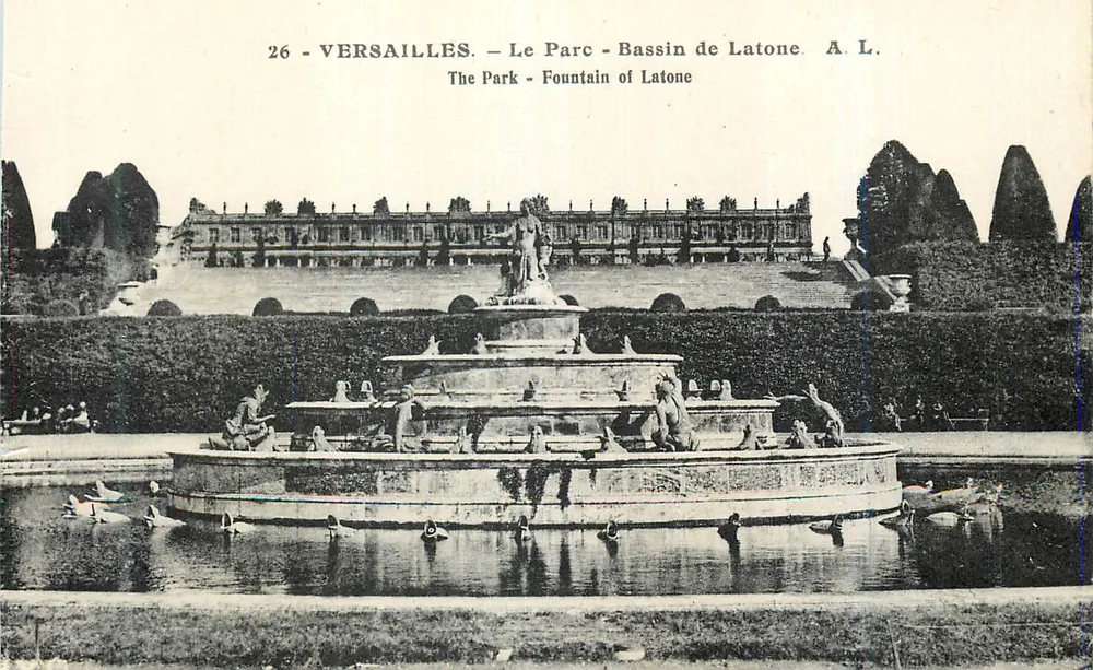 Versailles — Der Park - Bassin de Latone — A. L. - Vorderseite