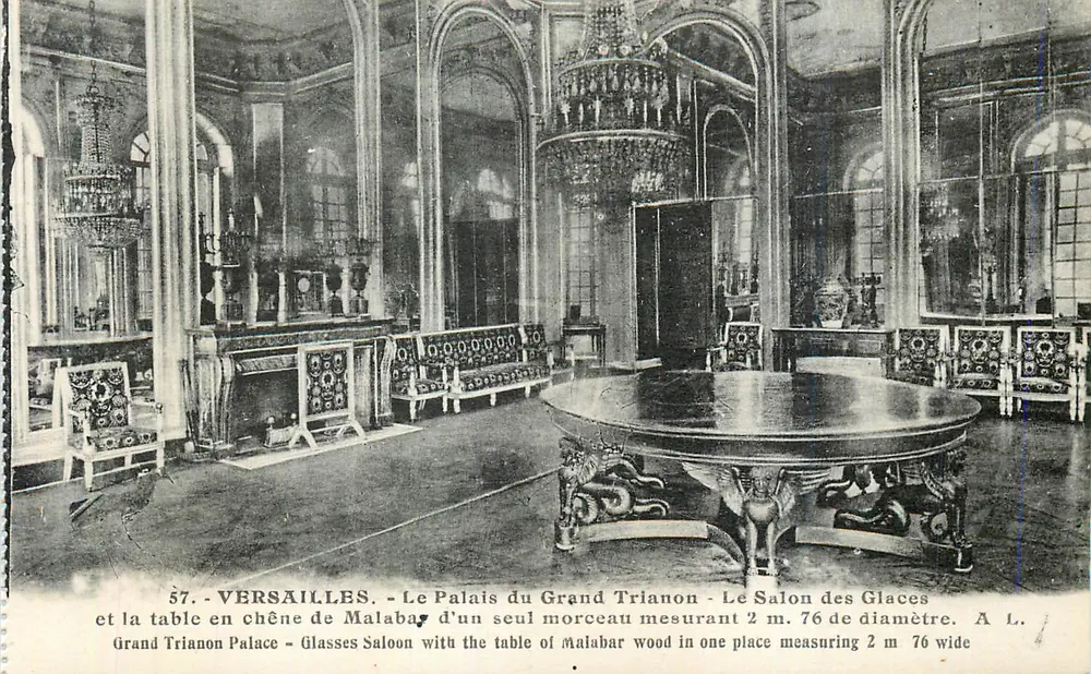 Versailles - Schloss des Großen Trianons - Saal der Spiegel - Mahagonioten-Tisch aus Malabar - Vorderseite
