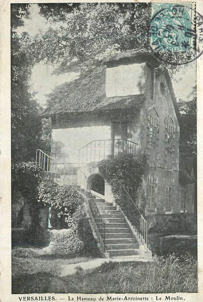 Versailles — Das Dorf der Marie-Antoinette: Das Mühle - Vorderseite