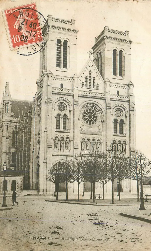 NANTES — Basílica de São Donatien — visão da fachada - Frente