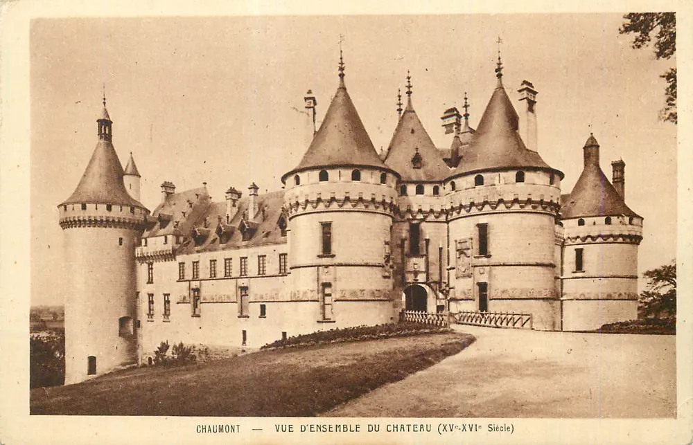 Chaumont — Überblick des Schlosses (15. bis 16. Jahrhundert) - Vorderseite
