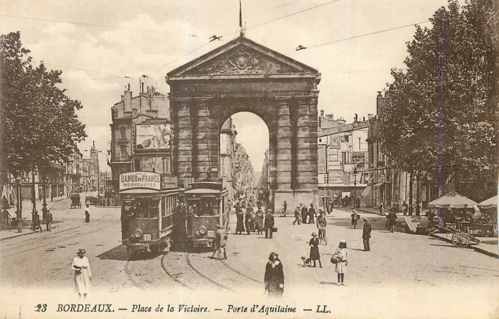 Bordeaux — Place de la Victoire — Porte d'Aquitaine — LL. - Vorderseite
