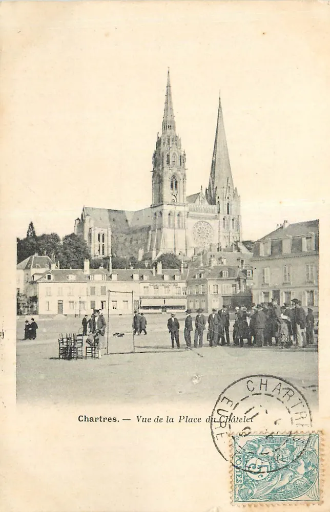Chartres — Vista da Praça do Castelo — Editor Charitr - Frente