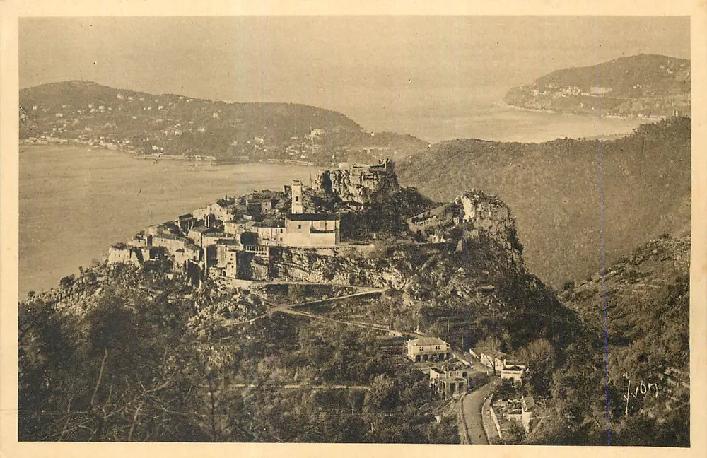Schloss Santa Maria di Castello — Panoramablick — Yvon - Vorderseite