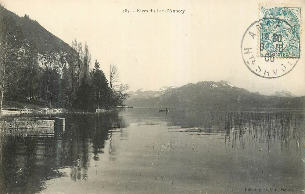 Rives do Lago d'Annecy — vista lacustre com montanhas no fundo — Pittier, fot.-edit. Annecy, n° 483 - Frente