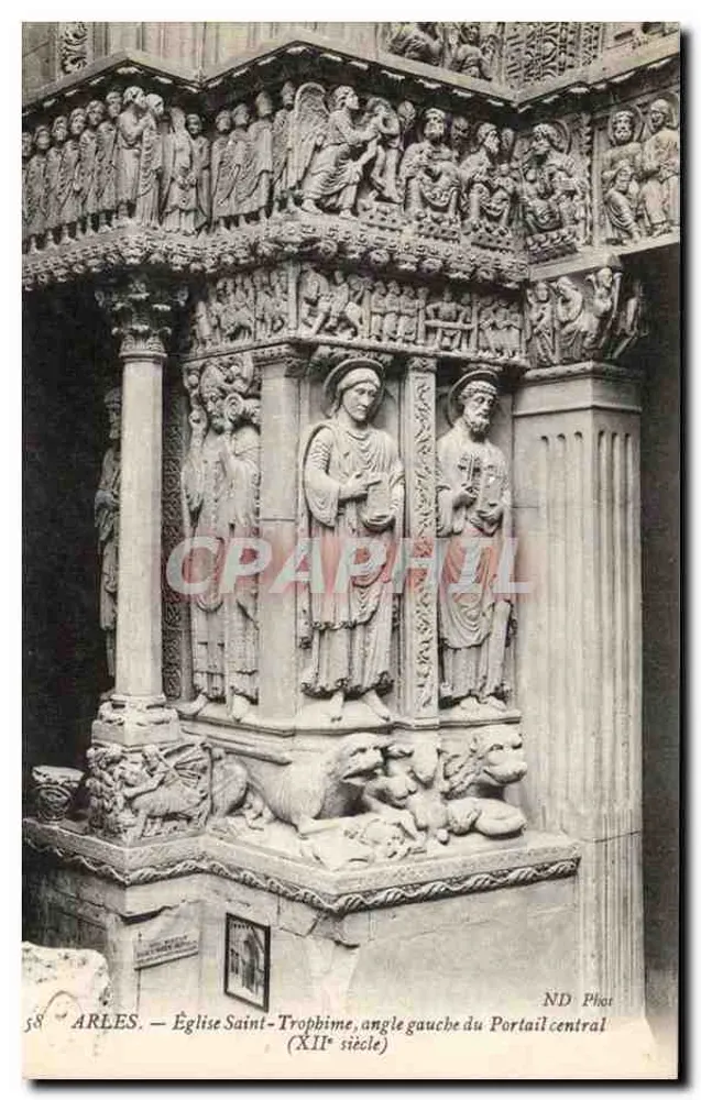 Arles — Kirche Saint-Trophime, linkes Eck des zentralen Portals (11. Jahrhundert) - Vorderseite