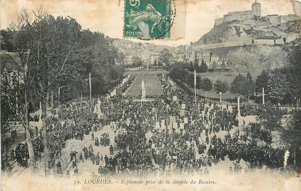 LOURDES - Esplanade aus der Kuppel des Rosenkranzes - Vorderseite