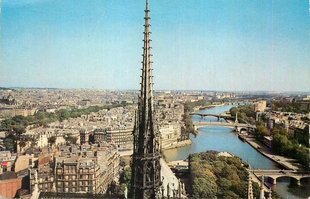 Vue de Paris depuis la flèche de Notre-Dame — éditeur non visible - Recto