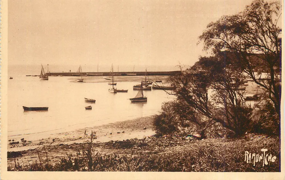Hafen von Ramuntcho — Ansicht des Hafens mit Booten — Ramuntcho - Vorderseite