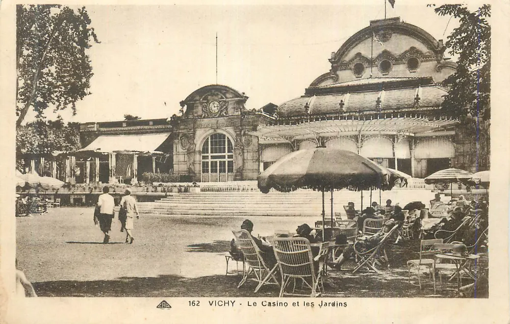 Vichy - Le Casino et les Jardins — éditeur A.P.A. n° 162 - Recto