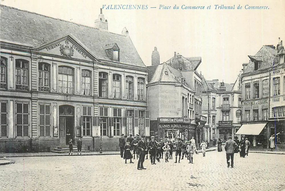 Valenciennes — Place du Commerce und Tribunal de Commerce - Vorderseite