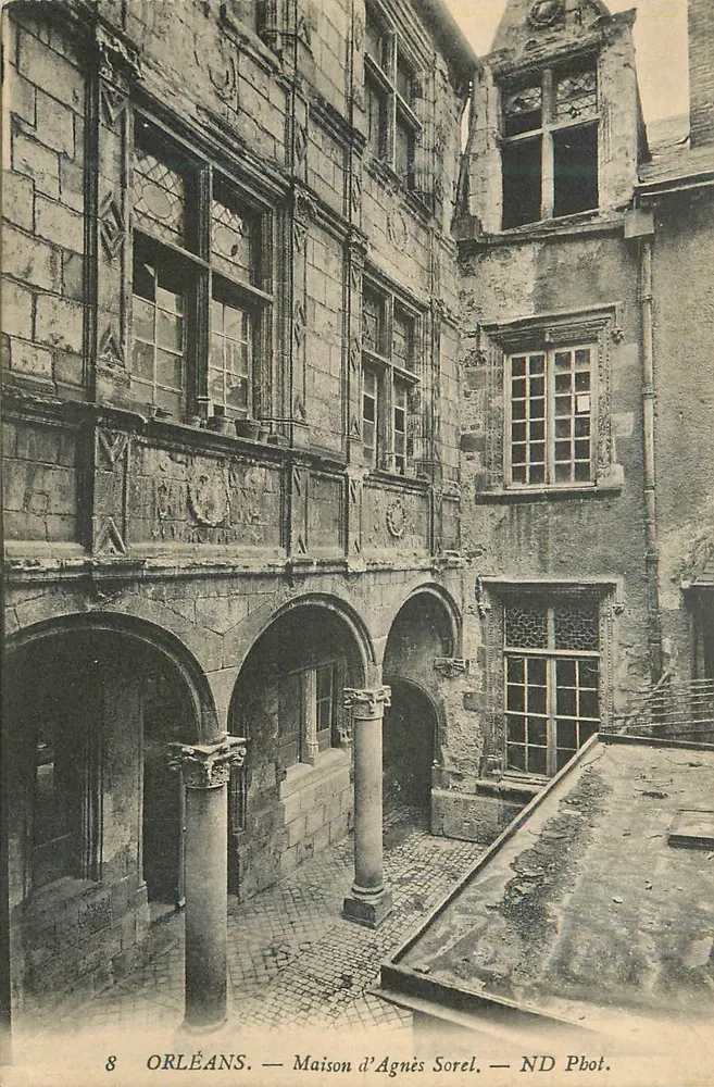 Orléans — Casa de Agnès Sorel — ND Phot. - Frente