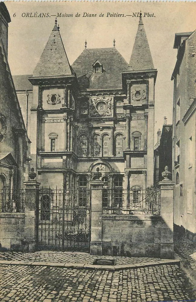 Orléans — Haus von Diane de Poitiers — NI Pbot. - Vorderseite