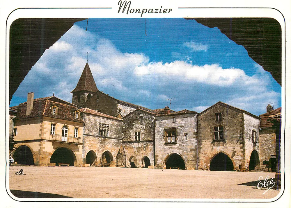 Monpazier — vue de la place avec la tour de l'église — Éditeur Elcé - Recto