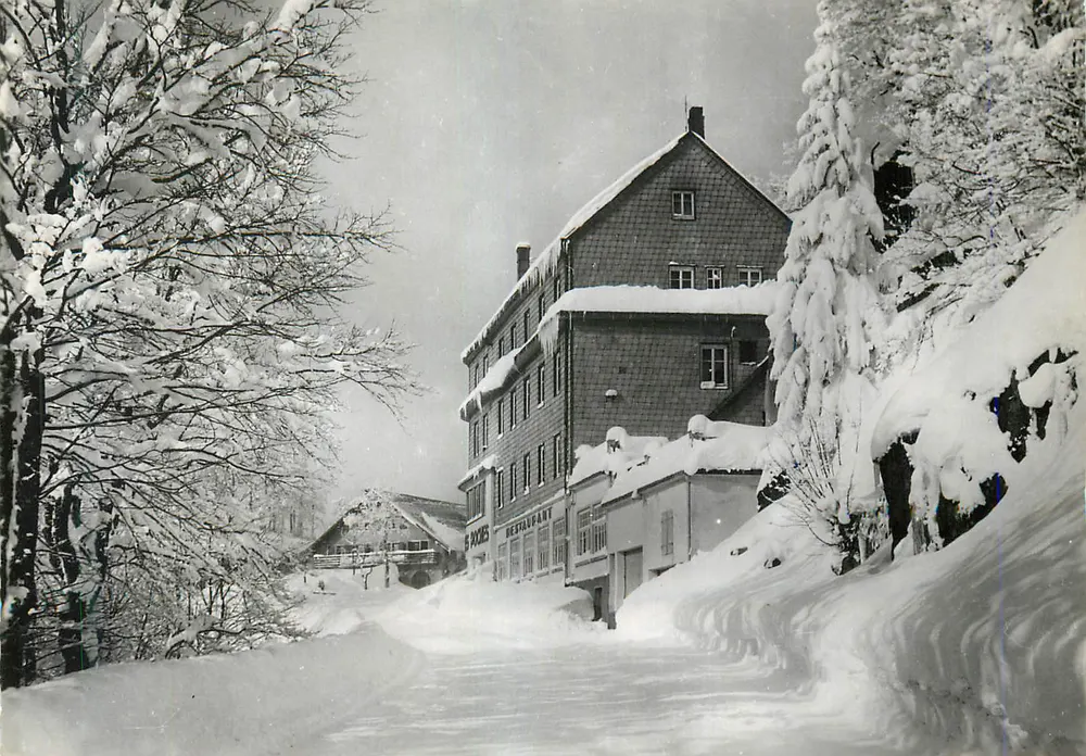 Restaurant B. Röhrs — winterliche Ansicht mit Schnee — Verlag nicht sichtbar - Vorderseite