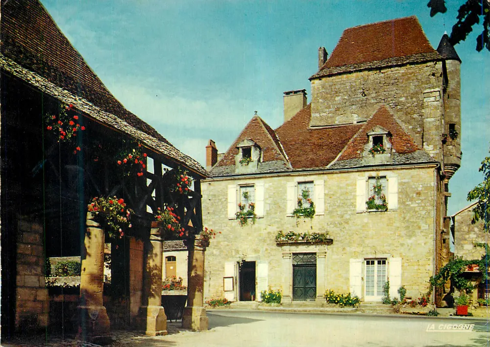 La Cigoigne — Vue du hameau avec halle et maison à tourelle — La Cigoigne - Recto