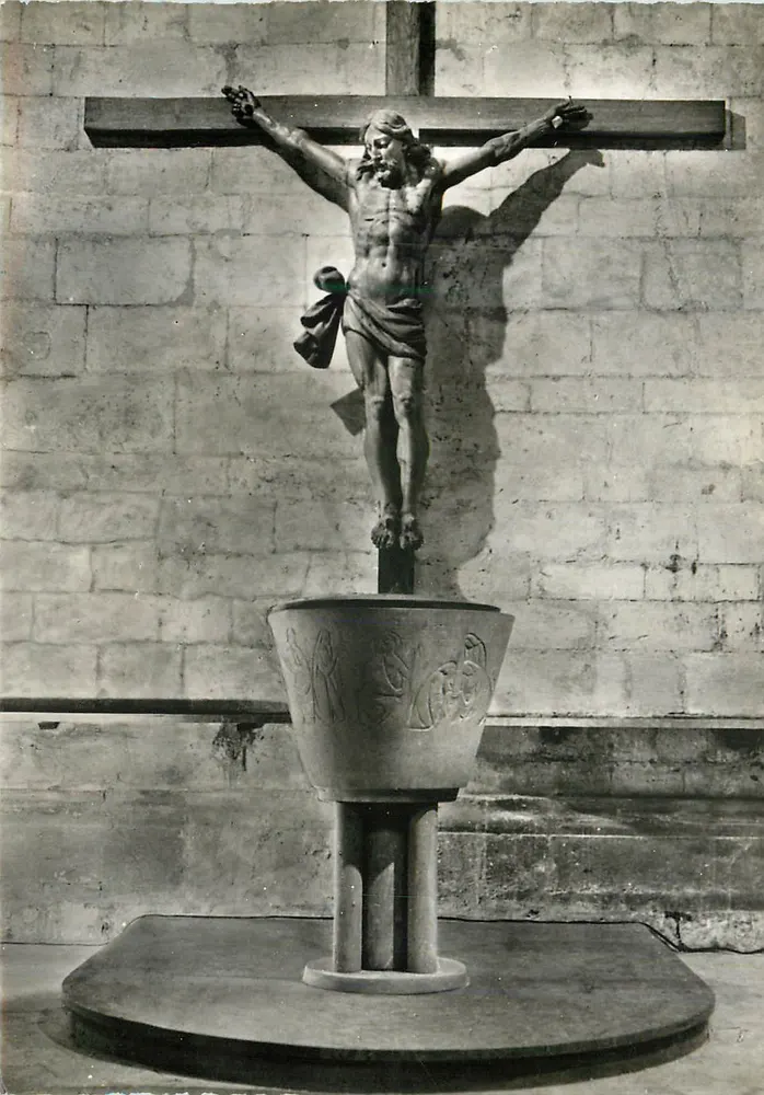 Krucyfikcja — statua na fontannie baptyzmalnej — wydawca nieznany - Awers
