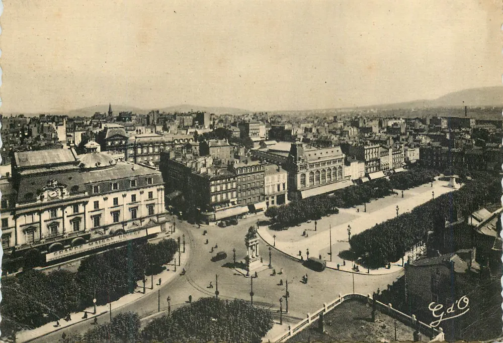 Praça da República — vista aérea — Gd'O - Frente