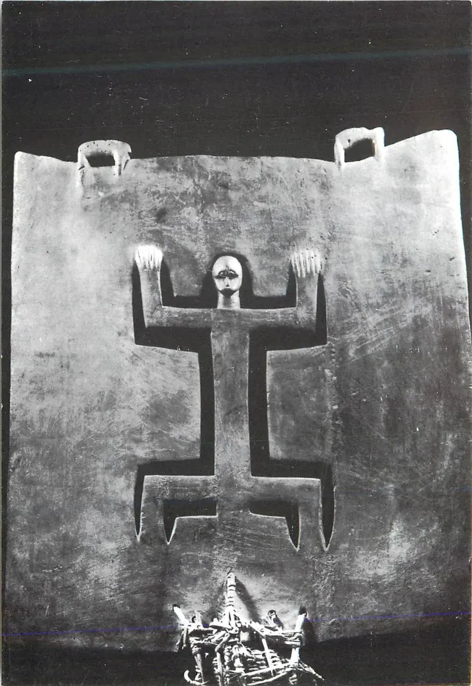 Stilisierte anthropomorphe Statue — Wand雕塑 — Verlag unbekannt, Seriennummer nicht lesbar - Vorderseite