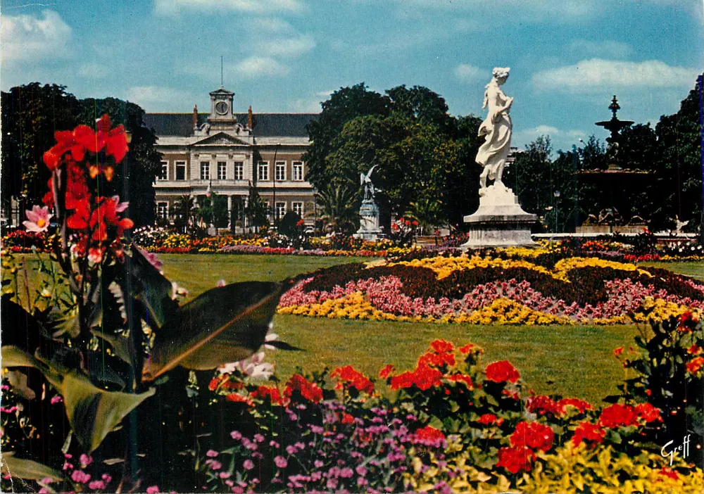 Jardin du Luxembourg — Ansicht des Platzes mit Statue und Gebäude — Verlag Greff - Vorderseite