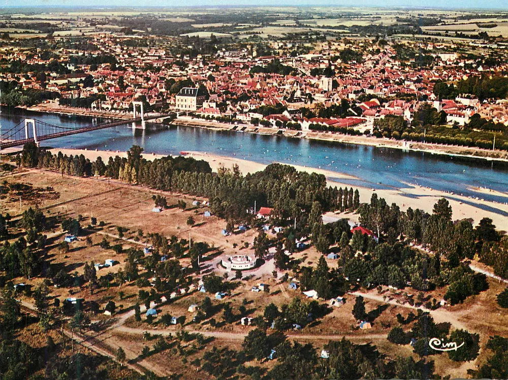 Ville-sur-Seine — Luftbild mit Strand und Brücke — Cim - Vorderseite