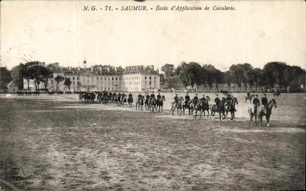 Saumur — Escola de Aplicação de Cavalaria — N.G. 71 - Frente