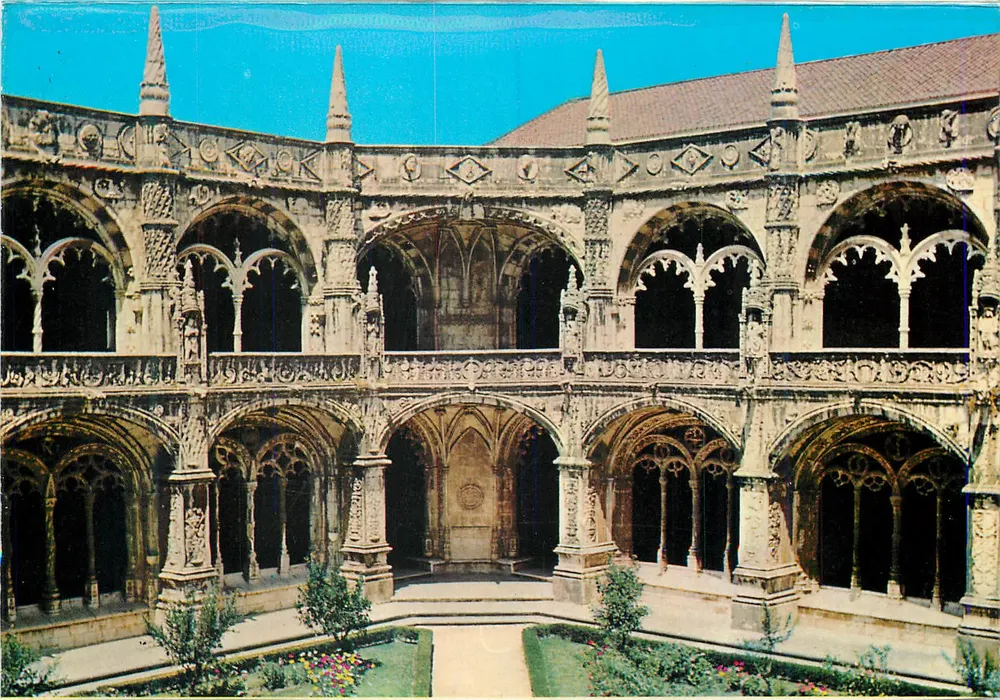 Cour intérieure de l'ancien couvent — détails architecturaux — éditeur non visible - Frente